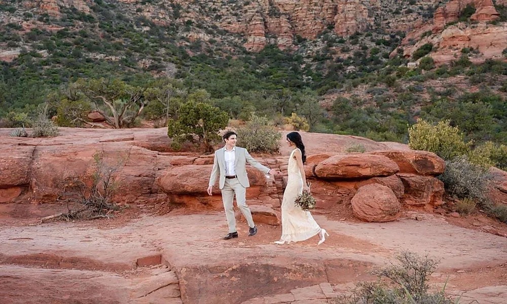 Elope in Sedona With Red Rock Wedding Views